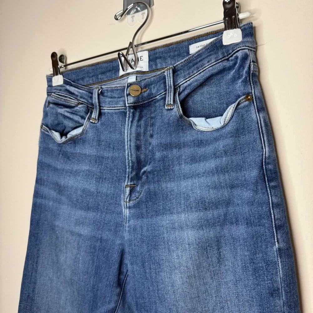 FRAME DENIM Le High Straight Jeans in Bestia Wash - Picture 4 of 11